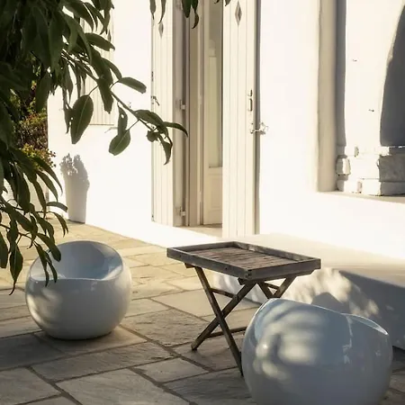 Lantställe Omalley Into The Cycladic Wild Kamarai