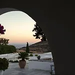Omalley Into The Cycladic Wild Kamárai