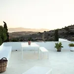 Omalley Into The Cycladic Wild * Kamárai