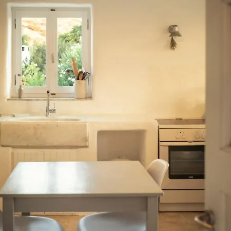 Omalley Into The Cycladic Wild Landhaus *