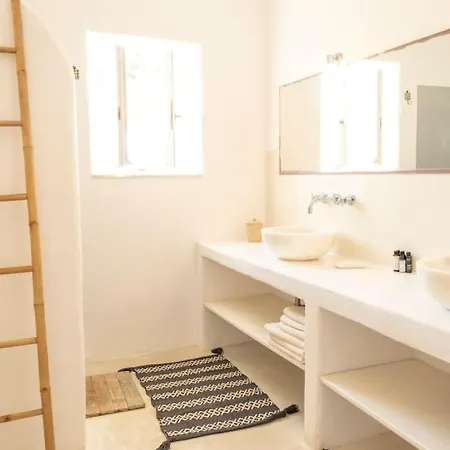 Omalley Into The Cycladic Wild *