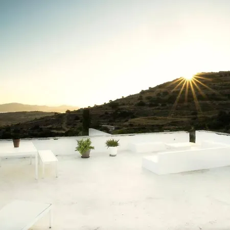 Landhaus Omalley Into The Cycladic Wild Kamarai