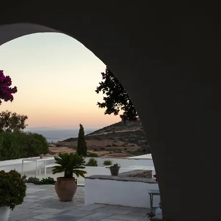 Omalley Into The Cycladic Wild Kamárai