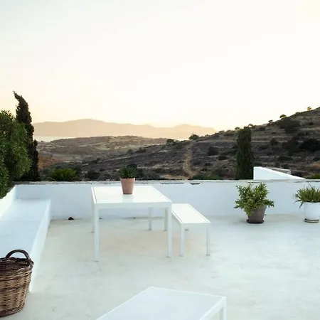 Omalley Into The Cycladic Wild * Kamárai