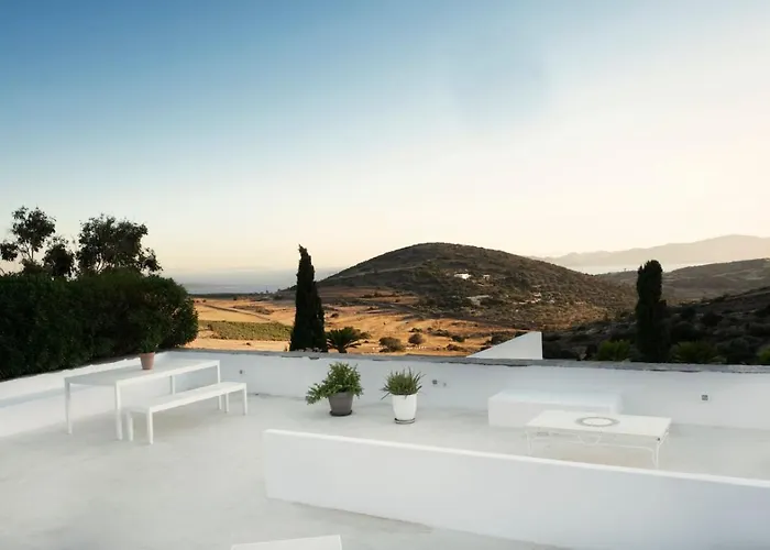 Landhaus Omalley Into The Cycladic Wild Kamarai