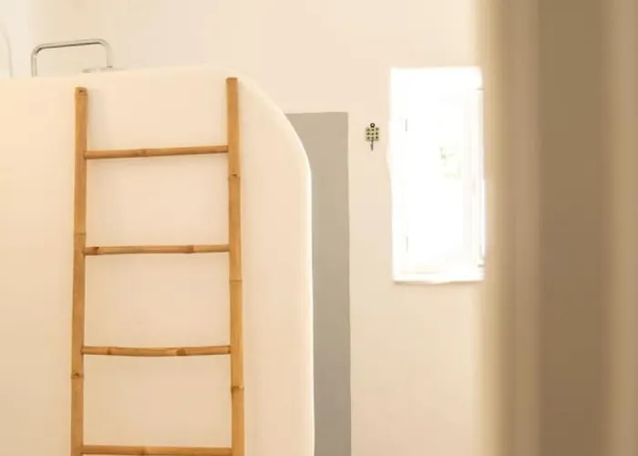 Omalley Into The Cycladic Wild Landhaus *