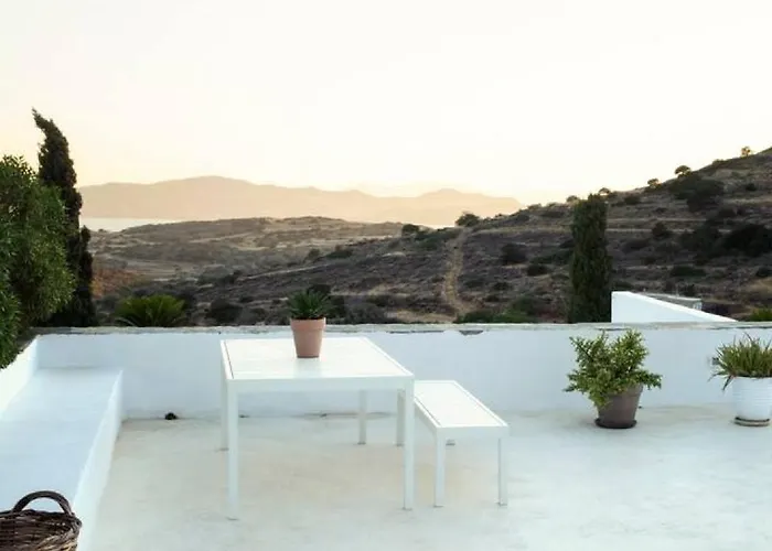 Omalley Into The Cycladic Wild * Kamarai